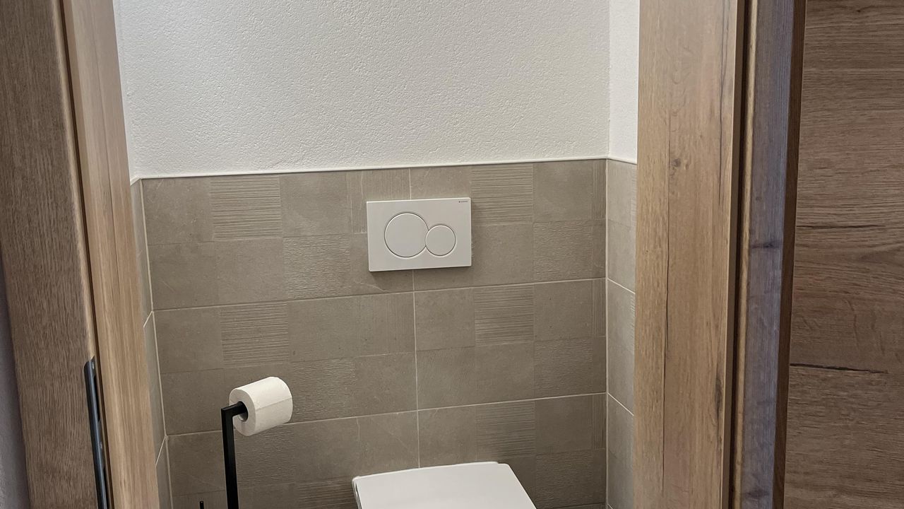 Separates WC Separates WC